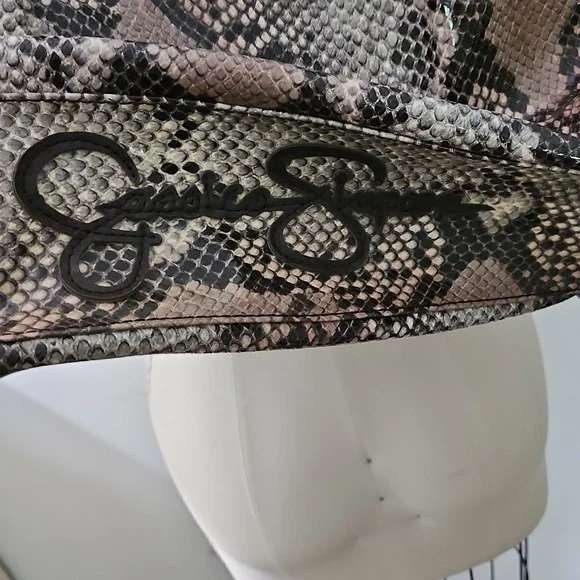 Jessica Simpson Stylish Snakeskin Patterned Tote Bag Never Used - Picture 2 of 3